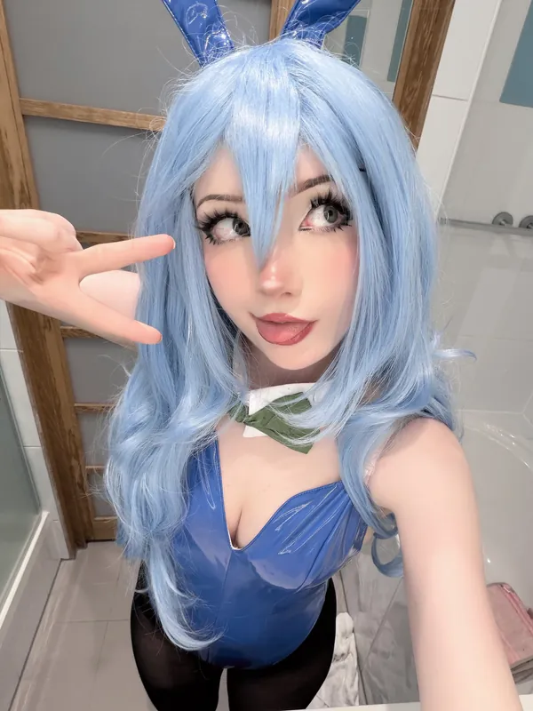 Juvia bunny suit pics🐰