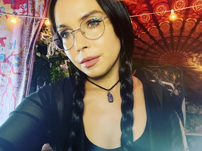 𝒷𝑒𝒽𝒾𝓃𝒹 𝓉𝒽𝑒 𝓈𝒸𝑒𝓃𝑒𝓈 𝓊𝓅𝒹𝒶𝓉𝑒 🖤