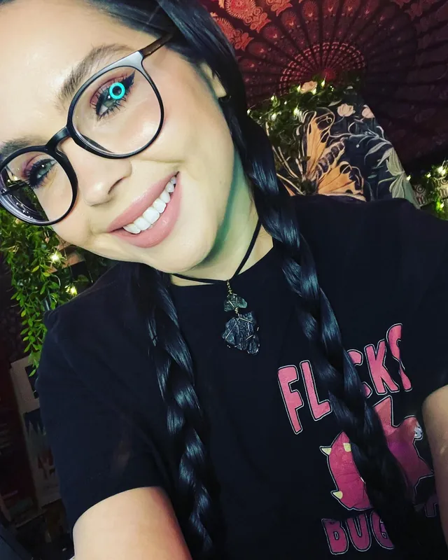𝒷𝑒𝒽𝒾𝓃𝒹 𝓉𝒽𝑒 𝓈𝒸𝑒𝓃𝑒𝓈 𝓊𝓅𝒹𝒶𝓉𝑒 🖤