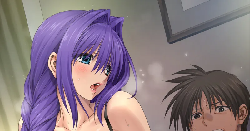 軋むソファの上で