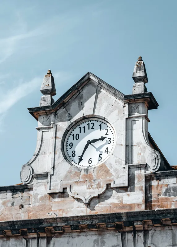 TUTORIAL: How To Sketch A Stone Clock Loosely | Urban Sketching For Beginners