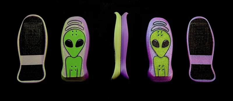 Old School KickFlip Alien Deck_Magnetic Fidget Skateboard - EARLY RELEASE - FILES