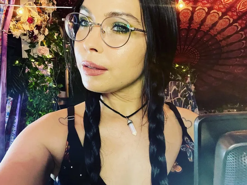 𝓁𝒾𝓋𝑒 𝒸𝒽𝒶𝓉 𝒸𝒽𝑒𝒸𝓀 𝒾𝓃 ✨