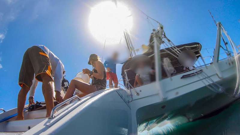 EMERGENCY!  We're taking on water! -  Sailing Vessel Delos